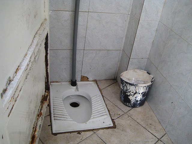 squat-toilet-middle-east.jpg